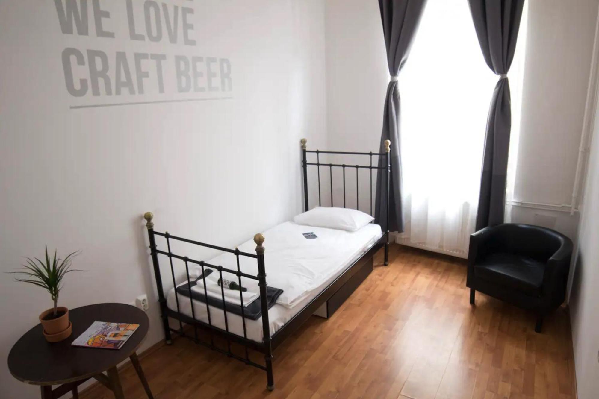 Bed'N'Beer Apartment Budapesta Exterior foto
